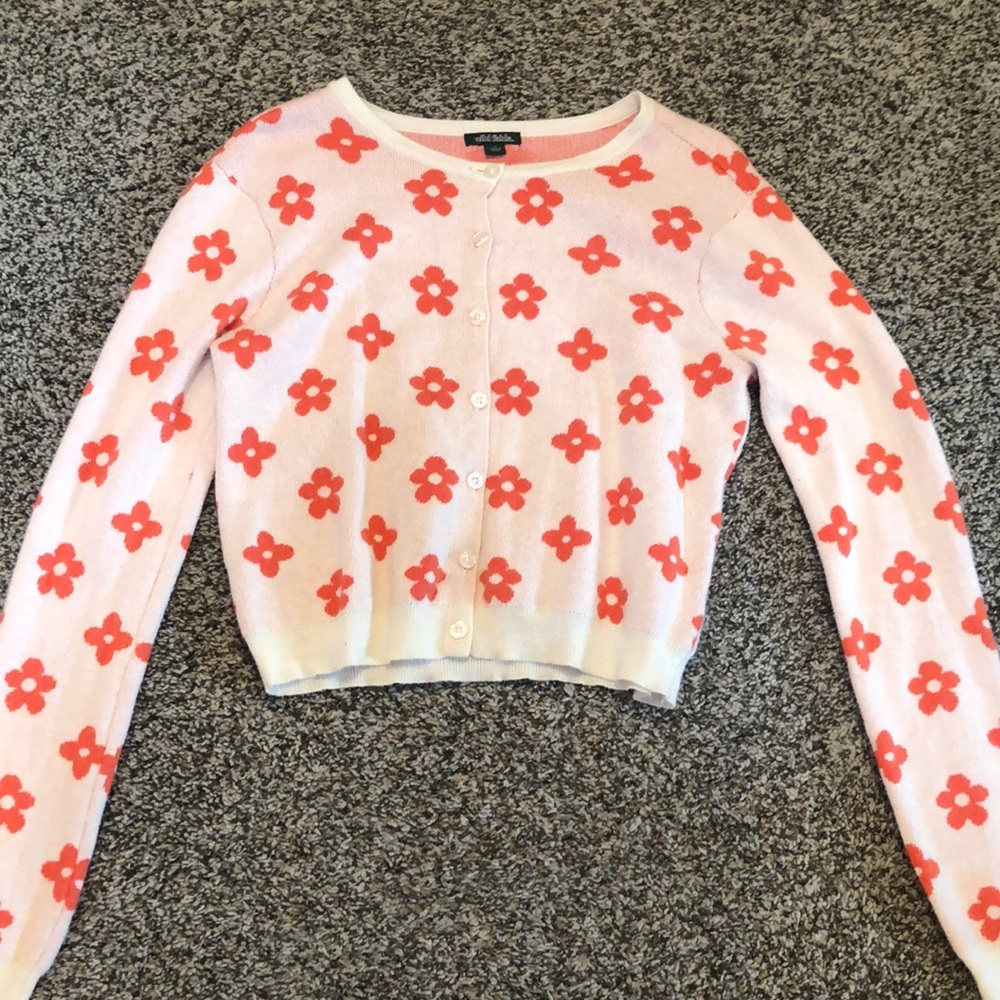 Light pink button up cardigan with pinky red flowers